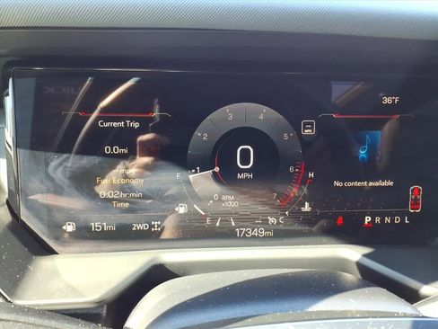 Used 2025 GMC Acadia AT4 w/ Luxury Package image 22