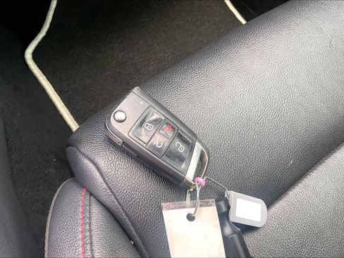 Used 2016 Volkswagen GTI SE w/ Lighting Package (SEL) image 15