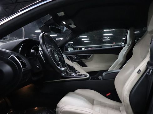 Used 2020 Jaguar F-TYPE Coupe image 9