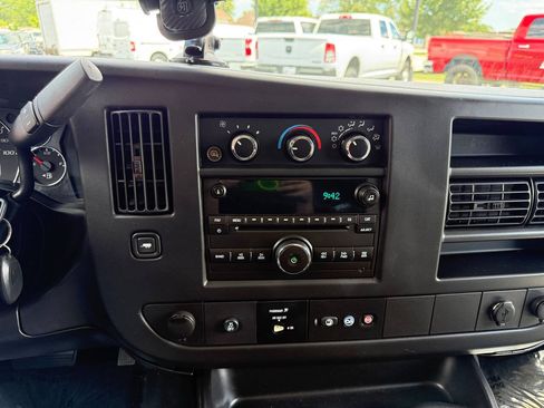 Used 2014 GMC Savana 3500 LT w/ LT Preferred Equipment Group RWD image 14