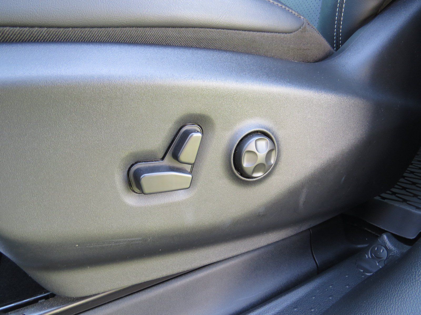 Used 2026 Chrysler Pacifica Select FWD image 14