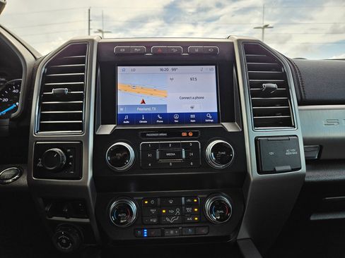 Used 2021 Ford F250 Platinum w/ FX4 Off-Road Package AWD/4WD image 25