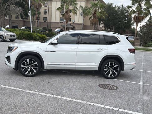 Used 2025 Volkswagen Atlas SEL Premium R-Line AWD/4WD image 6