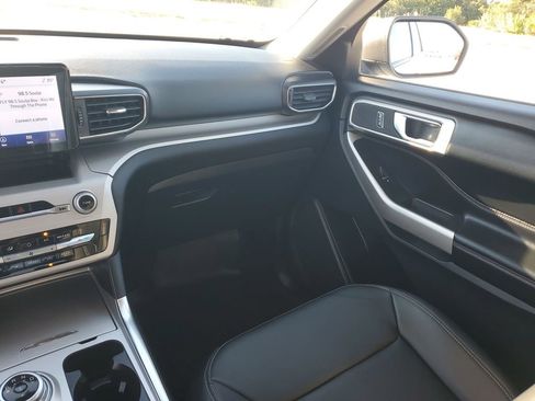 Used 2023 Ford Explorer XLT w/ Equipment Group 202A image 11