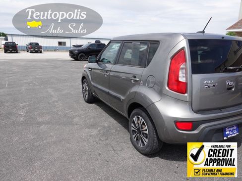 Used 2013 Kia Soul FWD image 2
