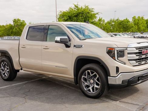 New 2026 GMC Sierra 1500 SLE image 6