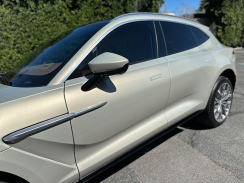 Used 2021 Aston Martin DBX image 19