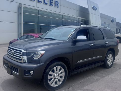 Used 2020 Toyota Sequoia Platinum AWD/4WD image 3