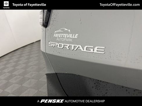 Used 2025 Kia Sportage LX image 4