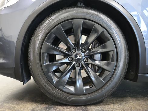 Used 2018 Tesla Model X 75D AWD/4WD image 17