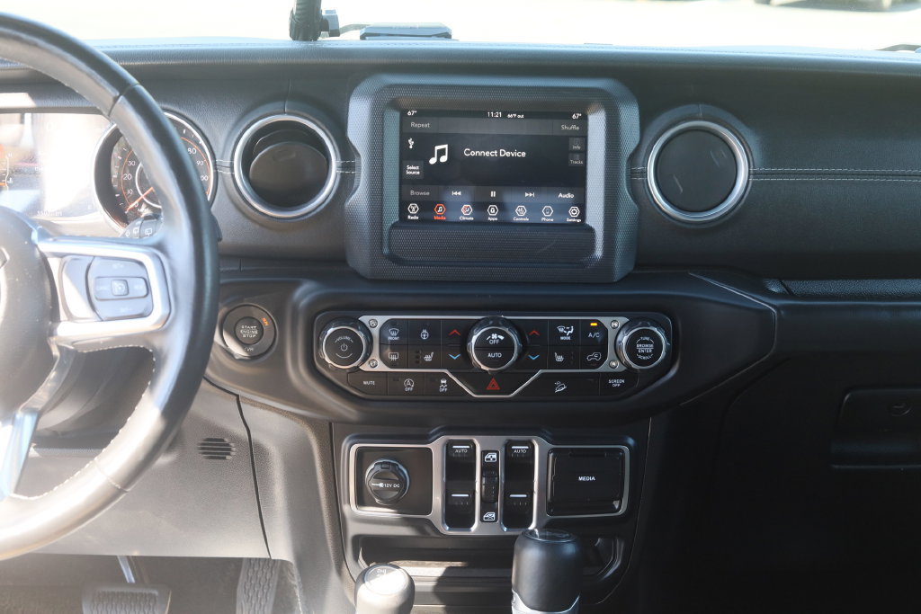 Used 2018 Jeep Wrangler Unlimited Sahara w/ Cold Weather Group AWD/4WD image 27