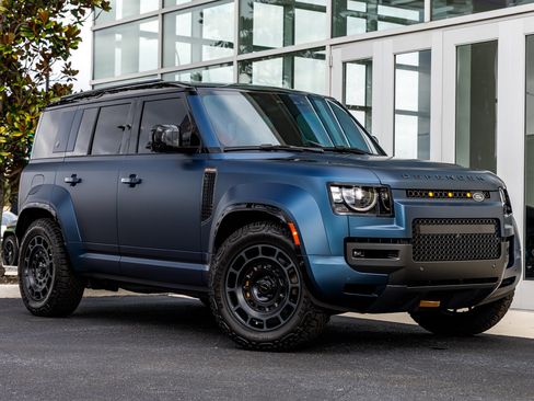 Used 2026 Land Rover Defender 110 OCTA image 25