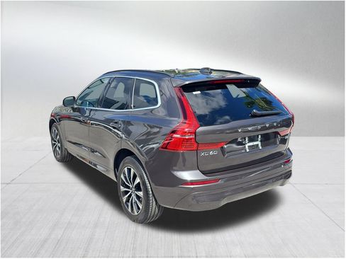 Certified 2023 Volvo XC60 B5 Core image 3
