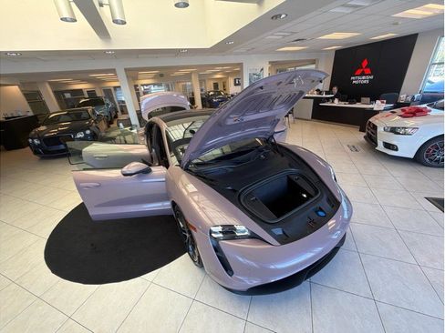 Used 2024 Porsche Taycan image 38