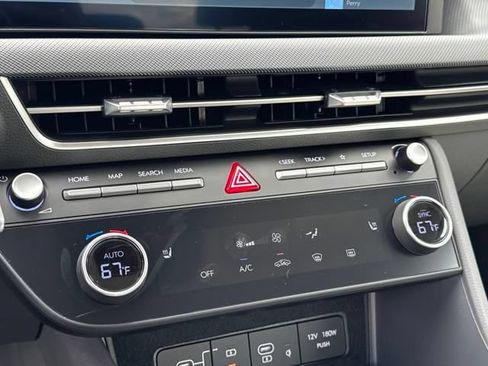 Used 2025 Hyundai Sonata SEL FWD image 25