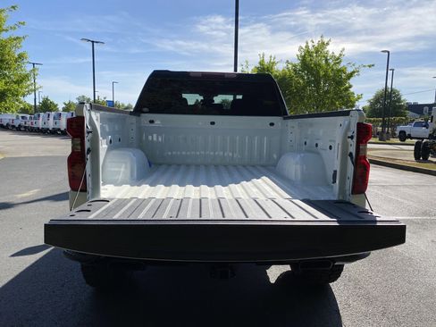 New 2026 Chevrolet Silverado 1500 Custom Trail Boss w/ LPO, Dark Essentials Package AWD/4WD image 11