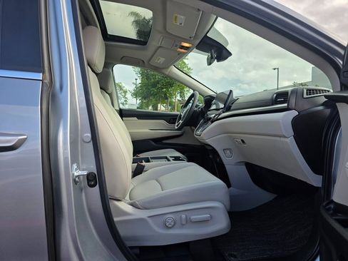 Used 2025 Honda Odyssey EX-L image 10