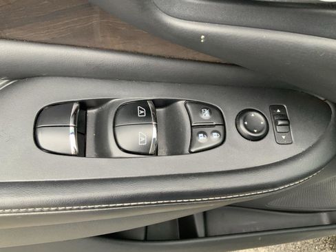 Used 2020 Nissan Murano Platinum w/ Cargo Package image 26