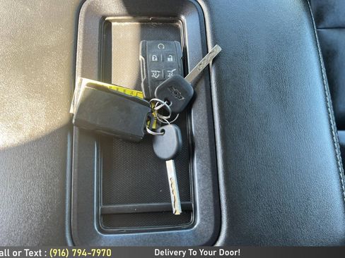 Used 2018 Chevrolet Suburban LT AWD/4WD image 17