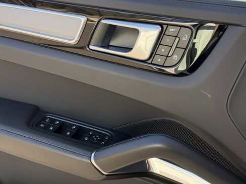 Certified 2022 Porsche Cayenne Turbo S image 27