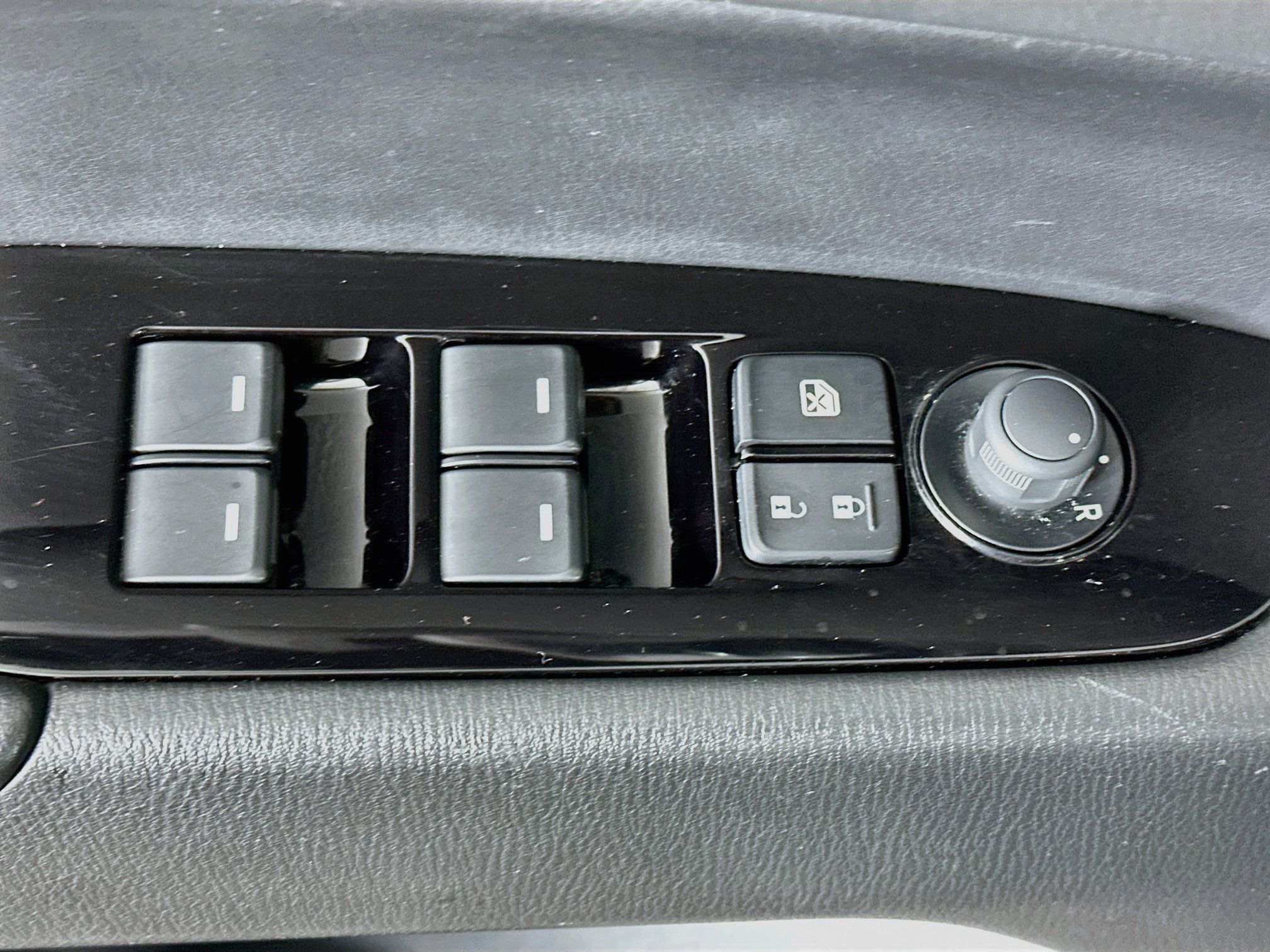 Used 2025 MAZDA CX-5 AWD 2.5 S w/ Preferred Package image 15