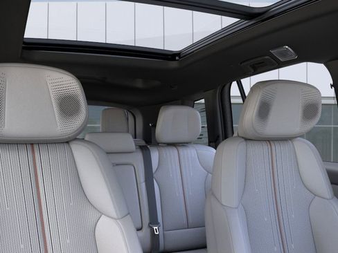 New 2026 Cadillac Vistiq Luxury image 24