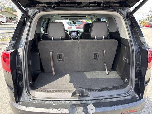 Used 2019 GMC Acadia SLT w/ Black Edition AWD/4WD image 5