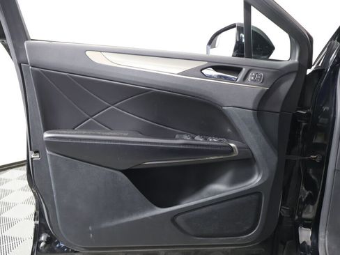 Used 2017 Lincoln MKC Premiere image 12