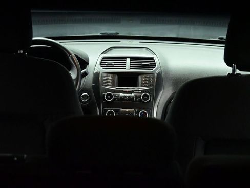 Used 2019 Ford Explorer XLT image 72