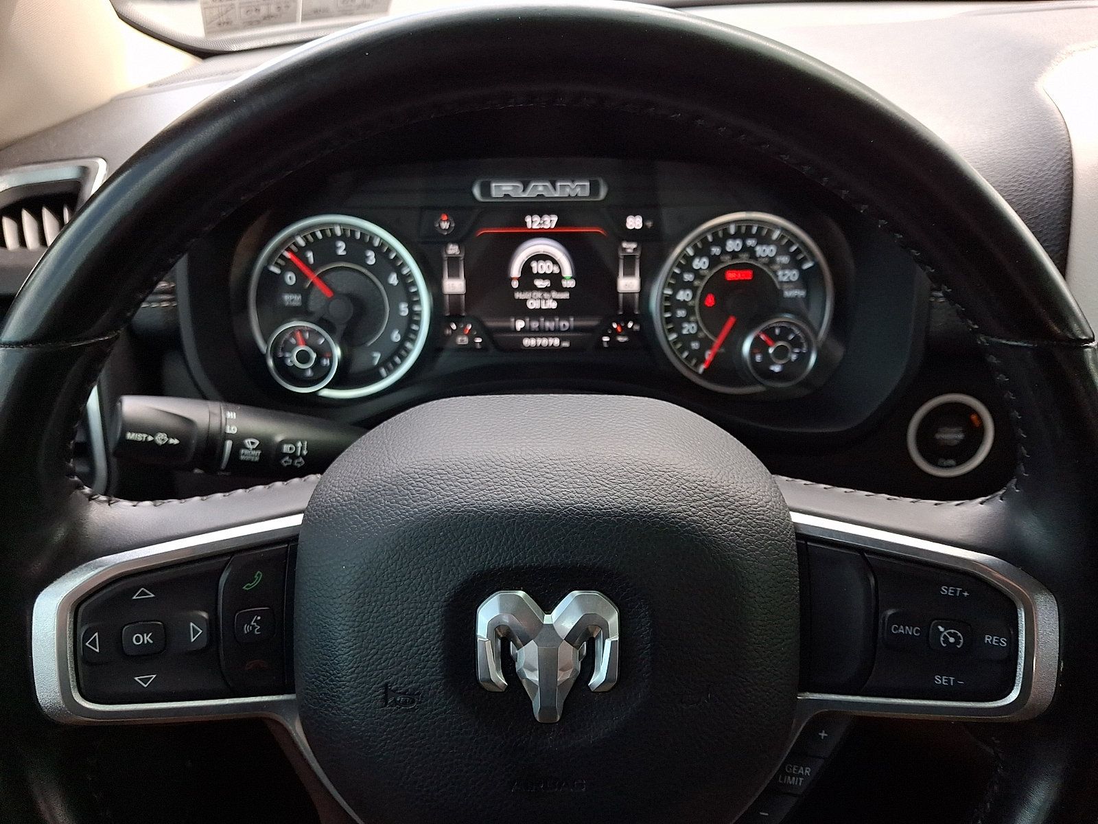 Used 2022 RAM 1500 Laramie AWD/4WD image 19