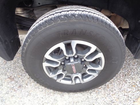 Used 2022 GMC Sierra 2500 SLE w/ SLE Convenience Package image 31