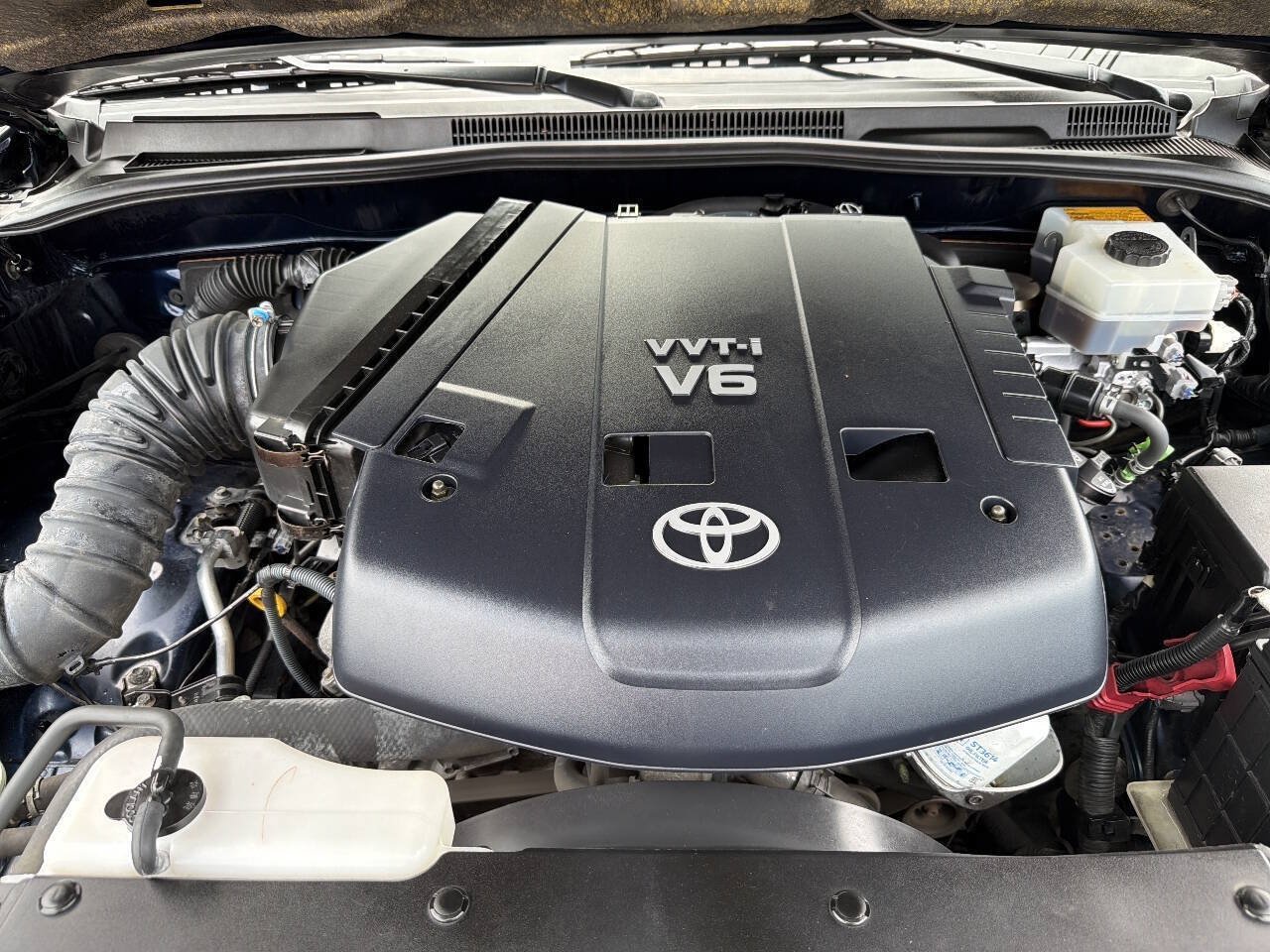 Used 2004 Toyota 4Runner SR5 w/ Preferred Accessory Pkg AWD/4WD image 13