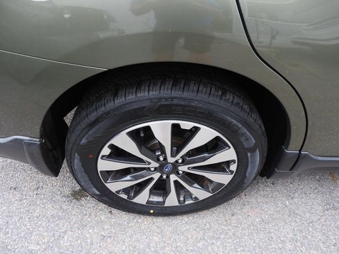 Used 2017 Subaru Outback 2.5i Limited image 19