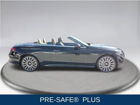 Used 2024 Mercedes-Benz CLE 450 4MATIC Cabriolet image 17