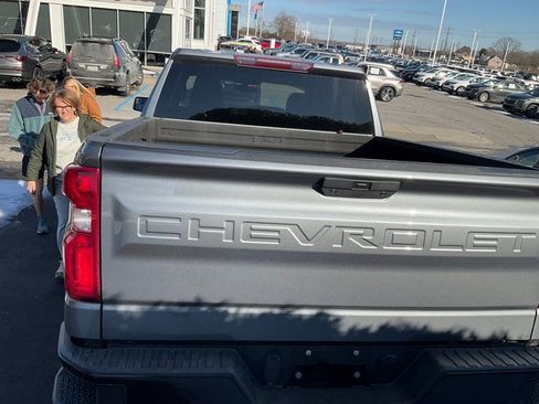 Used 2020 Chevrolet Silverado 1500 Custom Trail Boss w/ Custom Convenience Package image 6