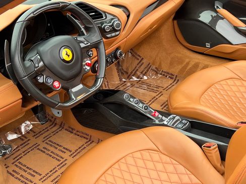 Used 2019 Ferrari 488 Spider Base image 28