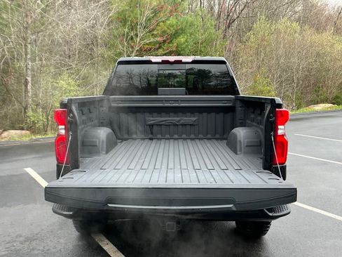 Used 2024 Chevrolet Silverado 1500 ZR2 image 5