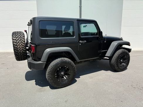 Used 2015 Jeep Wrangler Sport AWD/4WD image 7