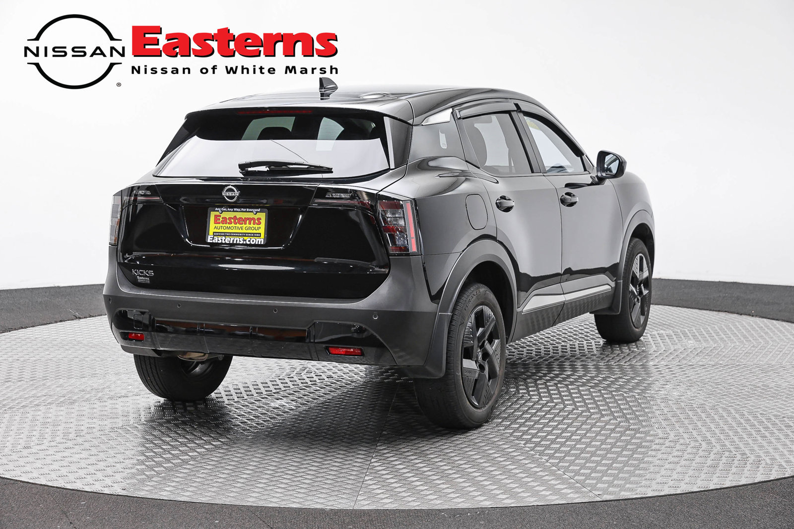 Used 2025 Nissan Kicks SV FWD image 5