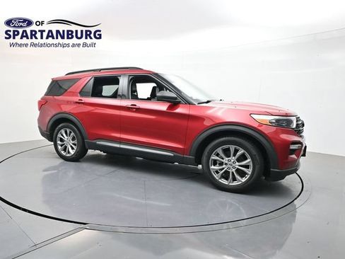 Used 2021 Ford Explorer XLT w/ Equipment Group 202A RWD image 1