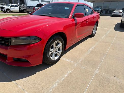 Used 2022 Dodge Charger SXT RWD image 1