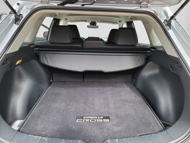 Used 2022 Toyota Corolla Cross XLE AWD/4WD image 6