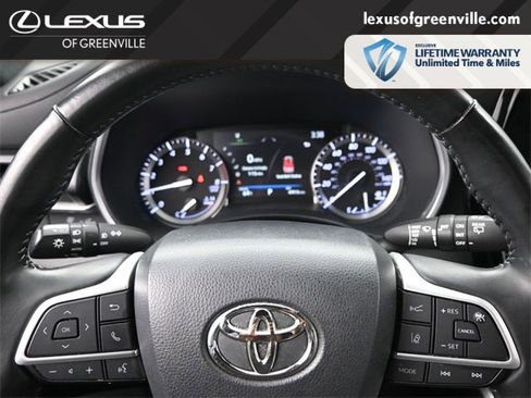Used 2022 Toyota Highlander XSE image 14