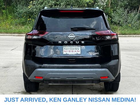 Certified 2023 Nissan Rogue SV w/ SV Premium B Package AWD/4WD image 4
