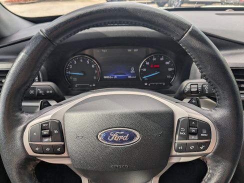 Used 2021 Ford Explorer XLT w/ Equipment Group 202A image 30