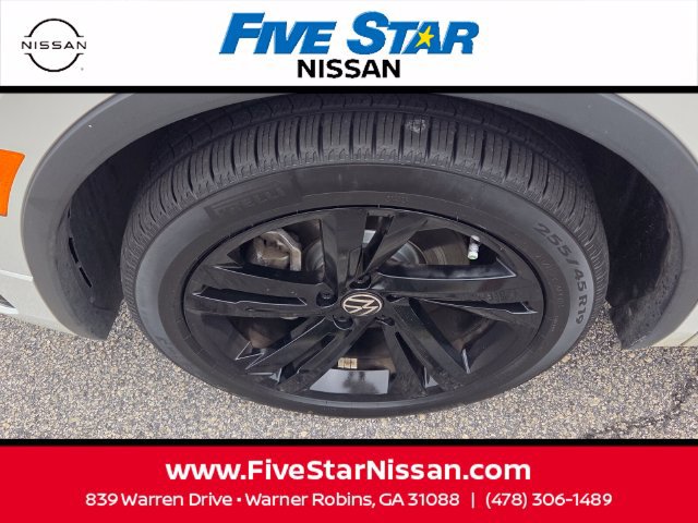 Used 2024 Volkswagen Tiguan SE R-Line FWD image 19