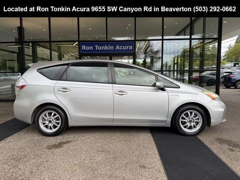 Used 2012 Toyota Prius V Three FWD image 8