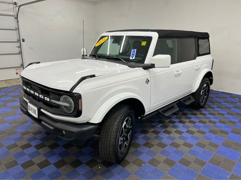 Used 2024 Ford Bronco Outer Banks image 12