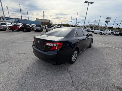 Used 2013 Toyota Camry LE image 6