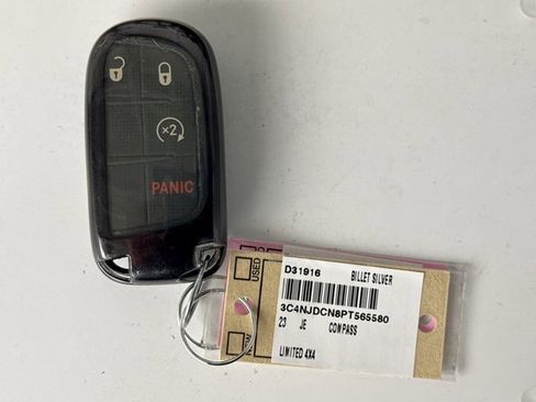 Used 2023 Jeep Compass Limited image 11